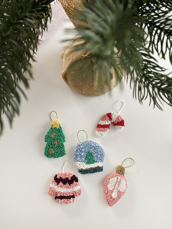 Taller adornos navideños bordado mágico